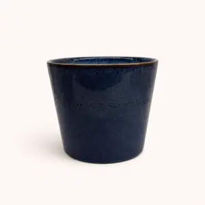 Matera de Cerámica Azul – Diseño Clásico de Acabado Profundo